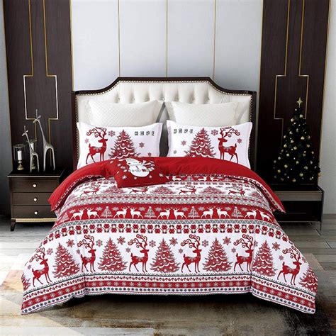 Christmas bedding: Christmas quilt sizes and measurements: full/queen-quilt (90x90in), 2 pillow shams (20x26in) king-quilt (104 x 90 in), 2 pillow shams (20 x 36 in) the perfect gift choice for family and friends. The reindeer theme Christmas quilt bedding set is suitable for all seasons, giving you a warm experience for 365 days.